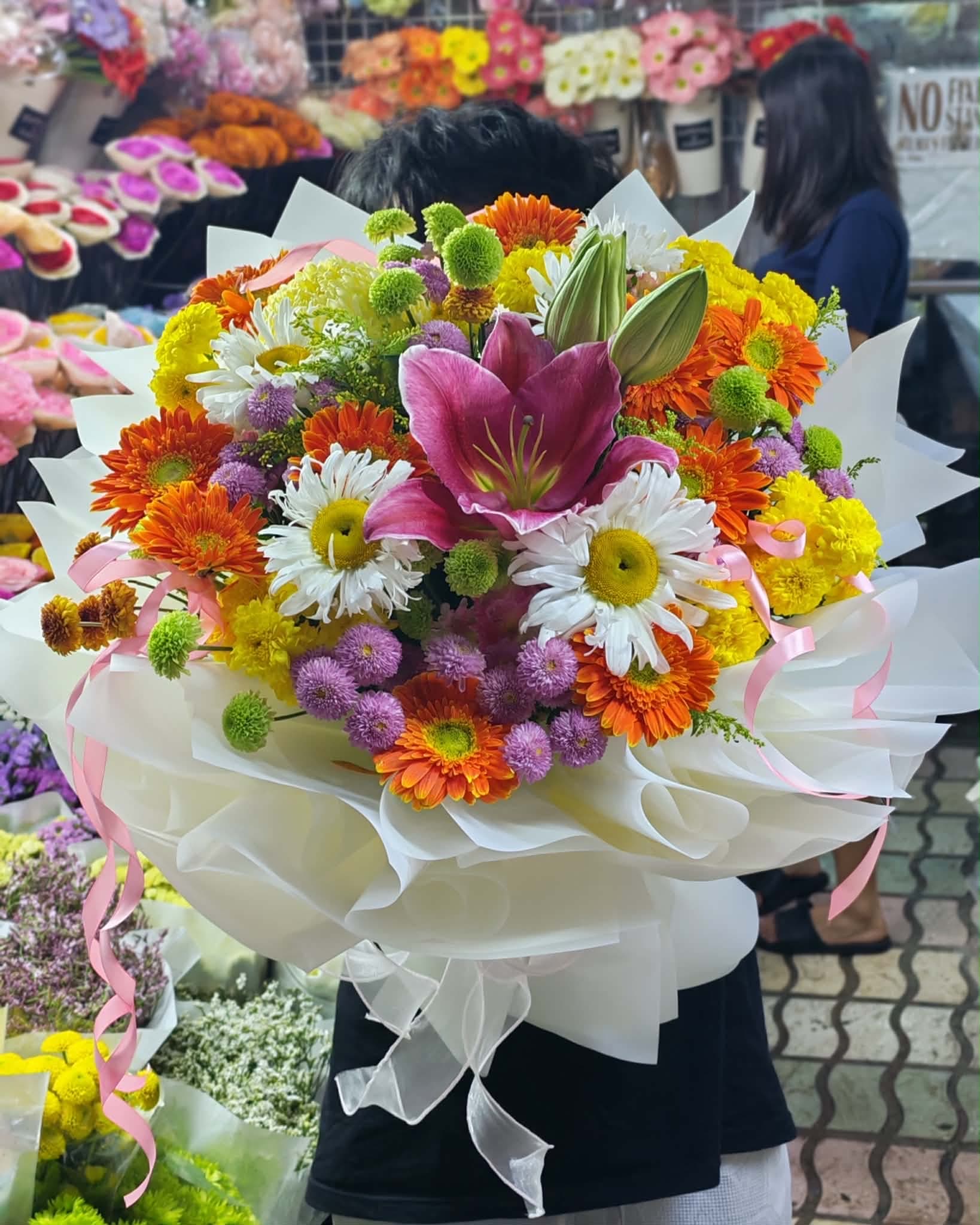 Custom bouquet — ₱7,999